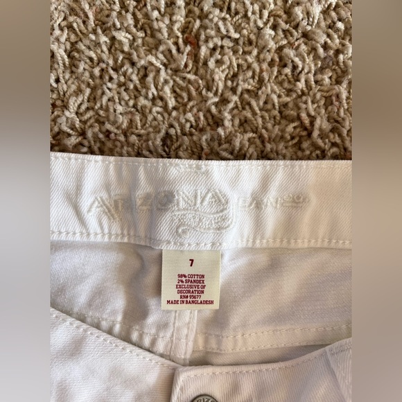 Juniors White Jean Shorts size 7 - Picture 2 of 3